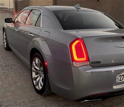 کرایسلەر 300